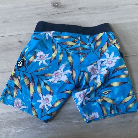 VOLCOM Beach Bunch Mens Volley Shorts Blue Combo 28 Nwt - Picture 5 of 5